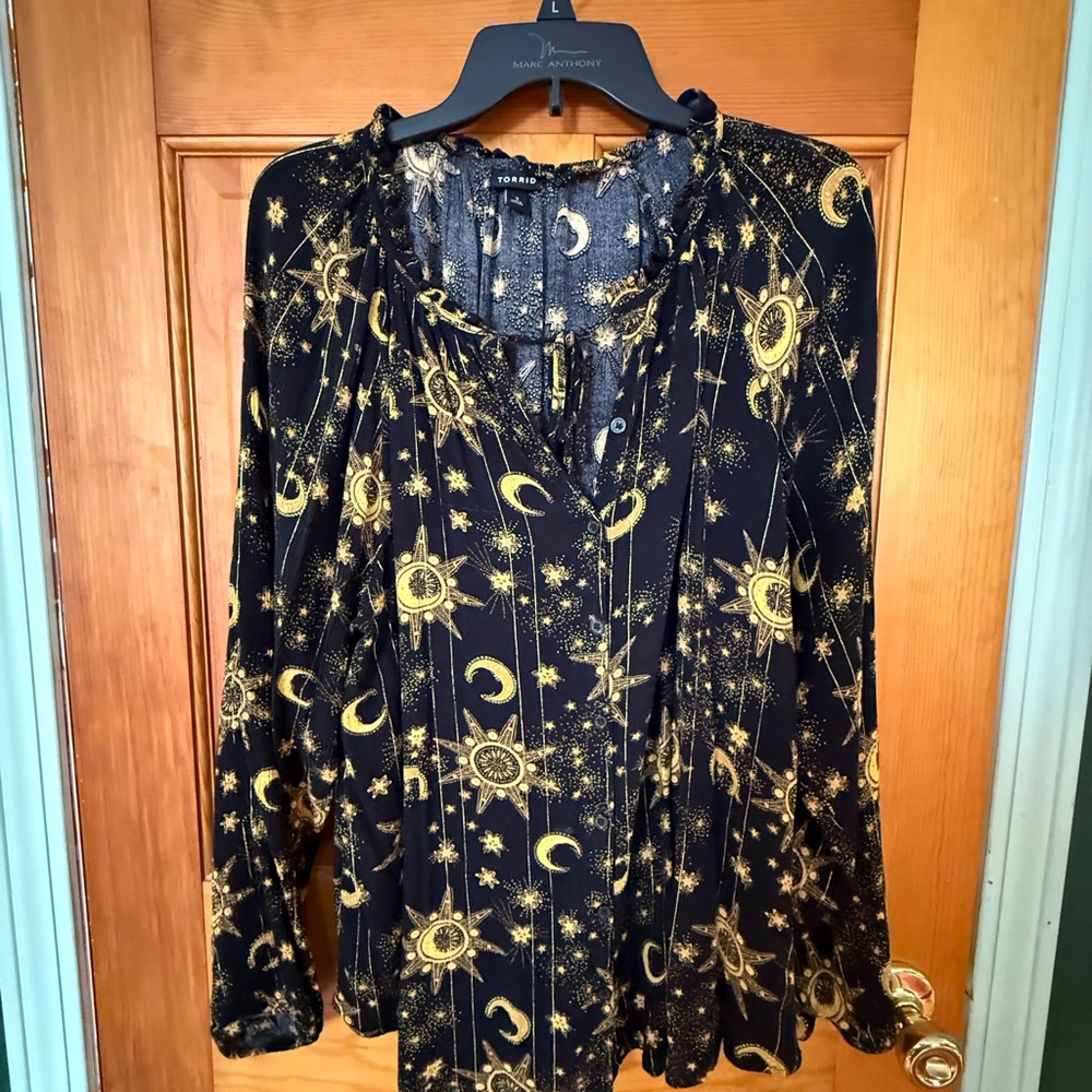 Torrid Black and Yellow Pleated Mandarin Collar Blouse